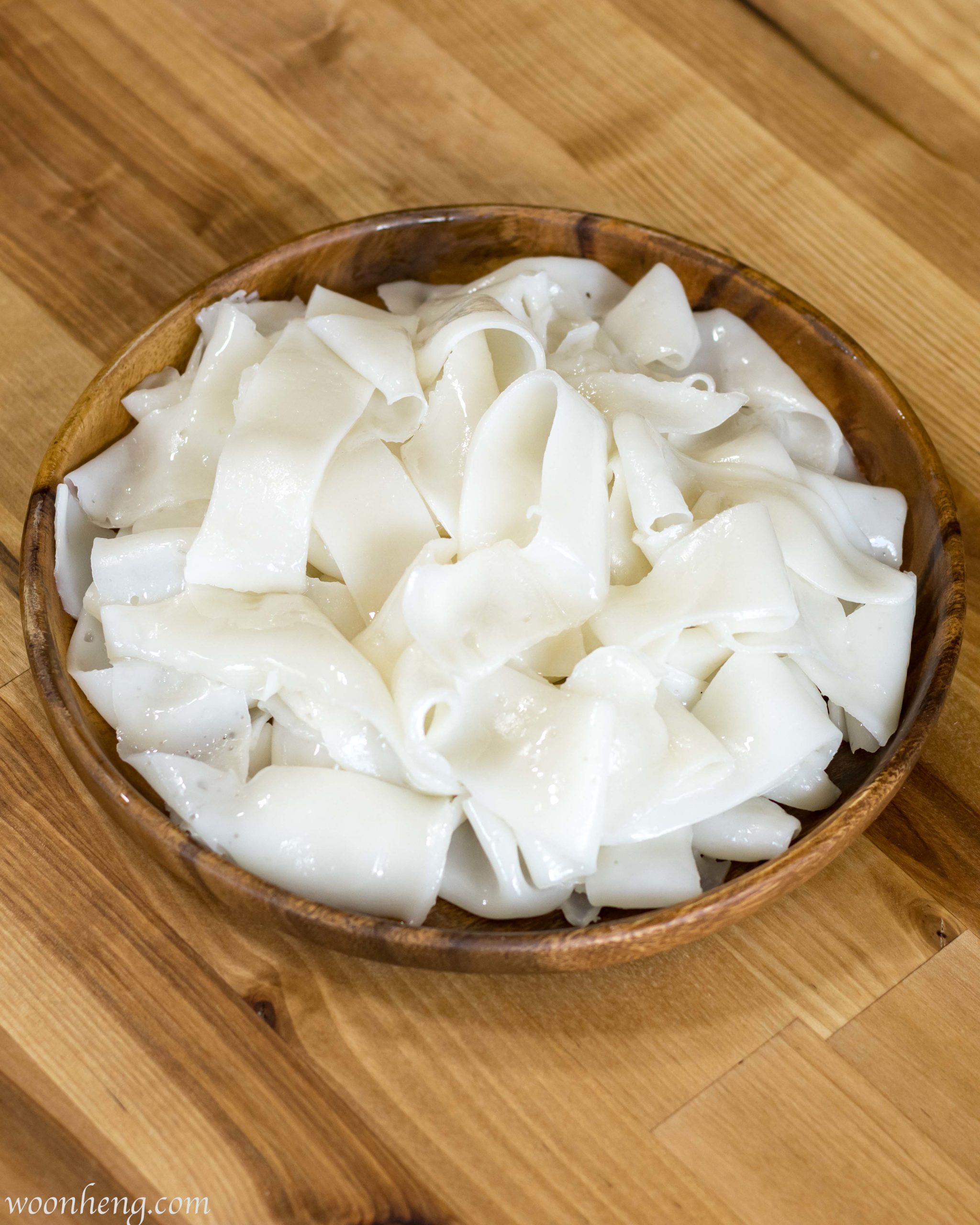 How to Make Flat Rice noodles (with video) - WoonHeng
