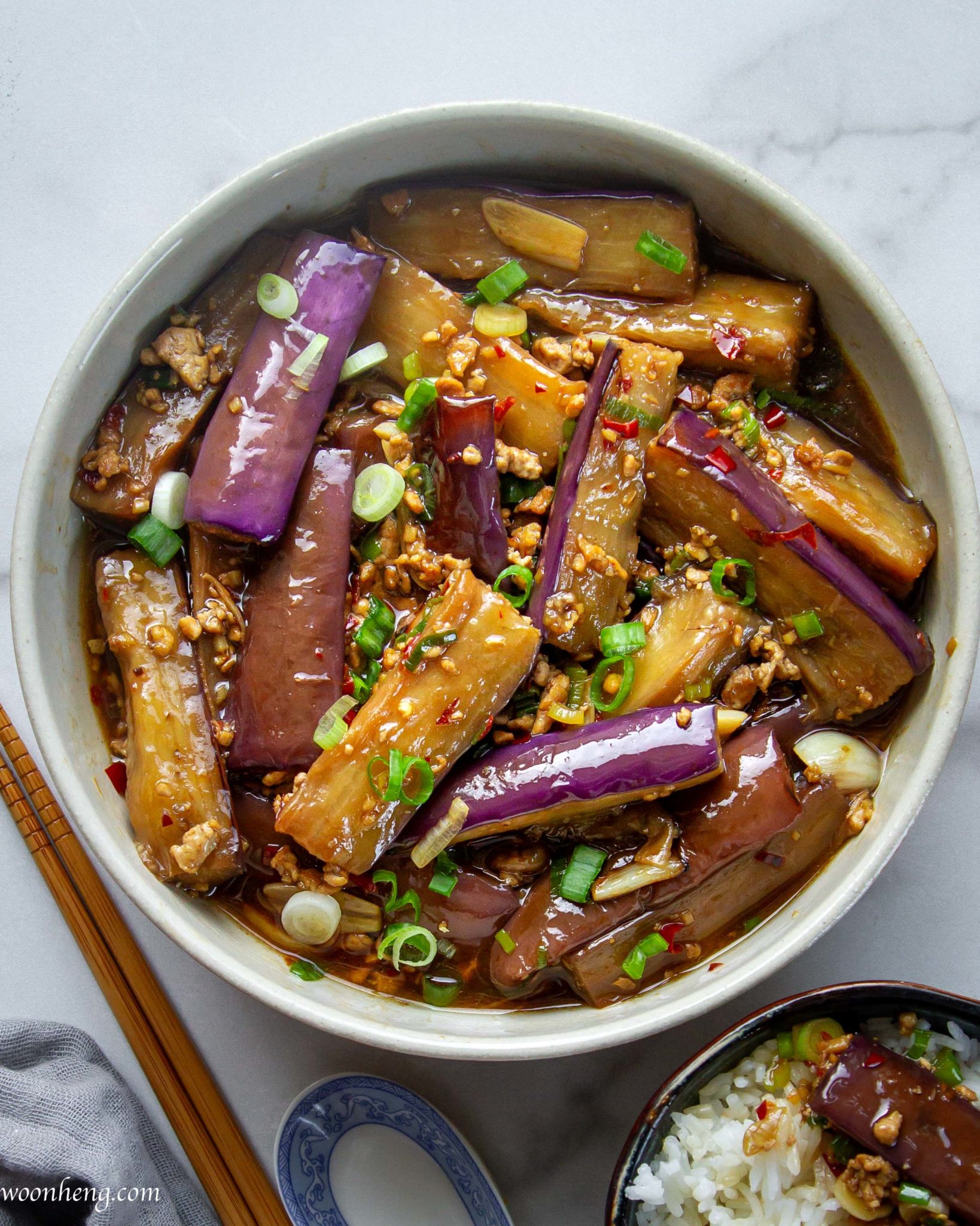 What You Need for an Easy Spicy Garlic Eggplant - WoonHeng