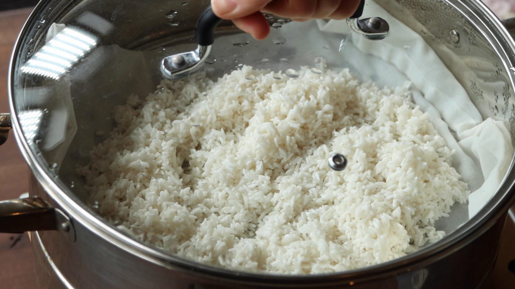 How to cook Sticky Rice (Glutinous Rice) - 2 Easy ways - WoonHeng
