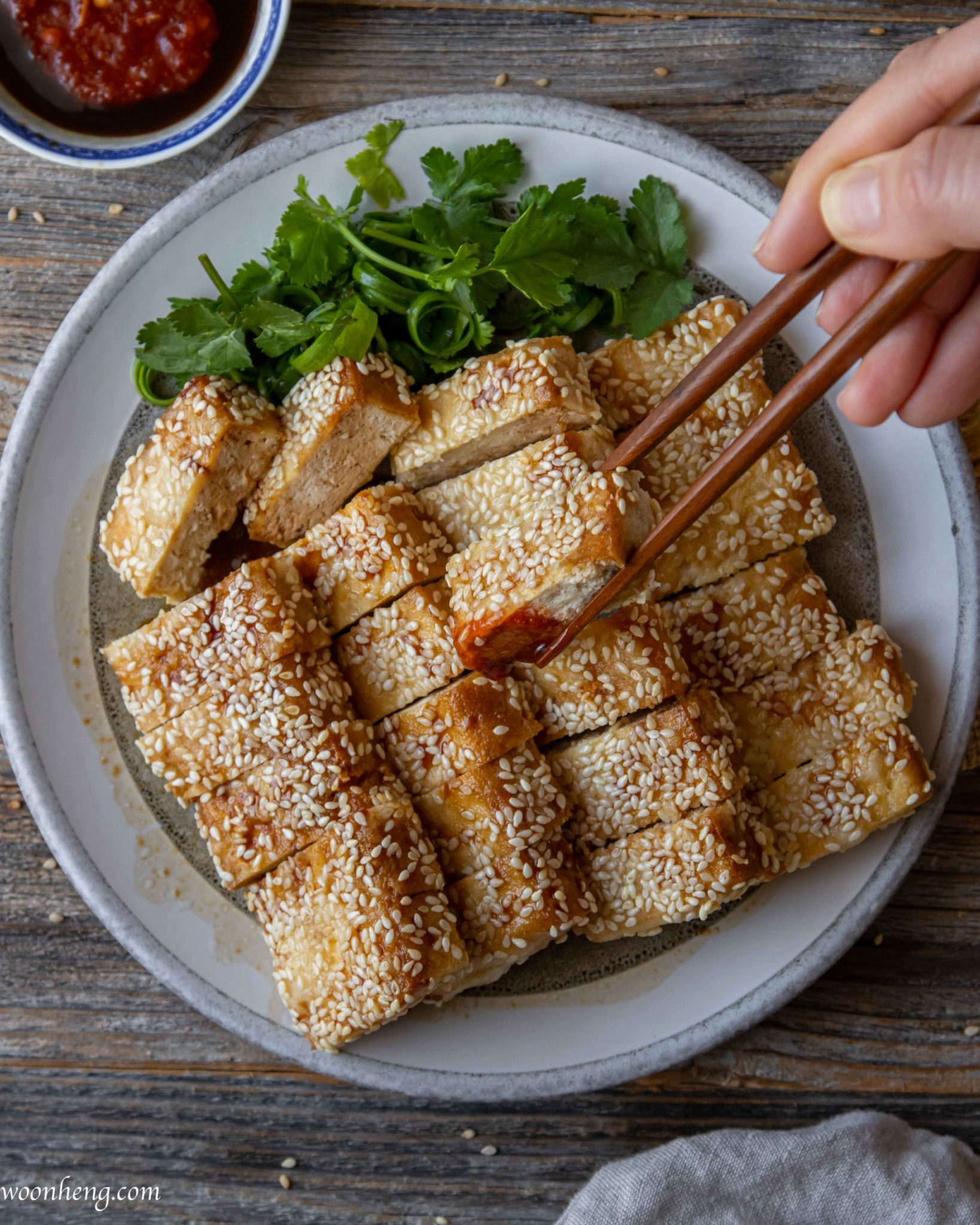 How to Make an Easy and Crispy Sesame Tofu - WoonHeng