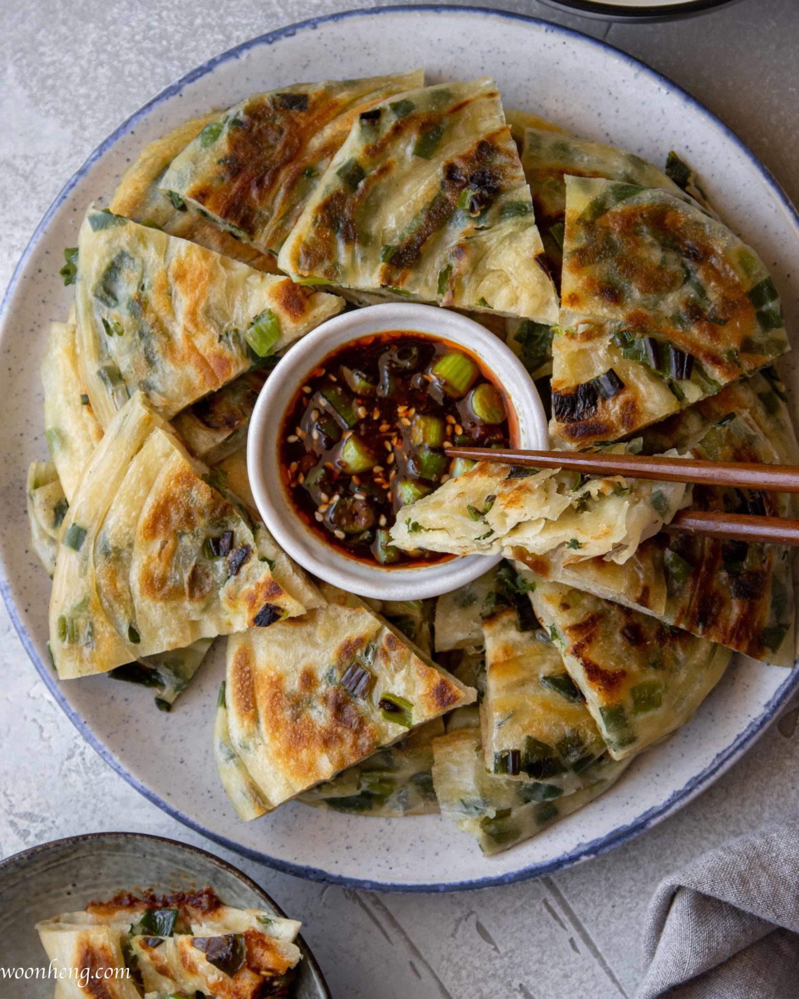 The Best and Easy Shou Zhua Scallion Pancake - WoonHeng