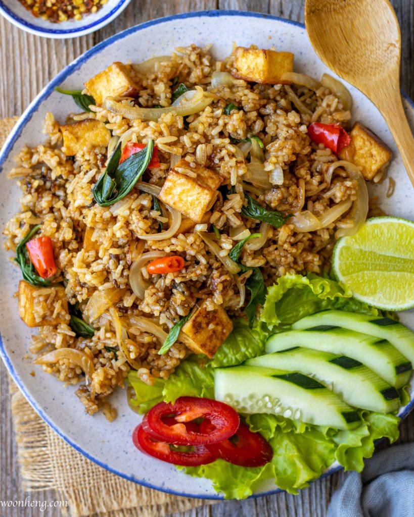 The 15-minute vegan Thai Basil Fried Rice You Need - WoonHeng
